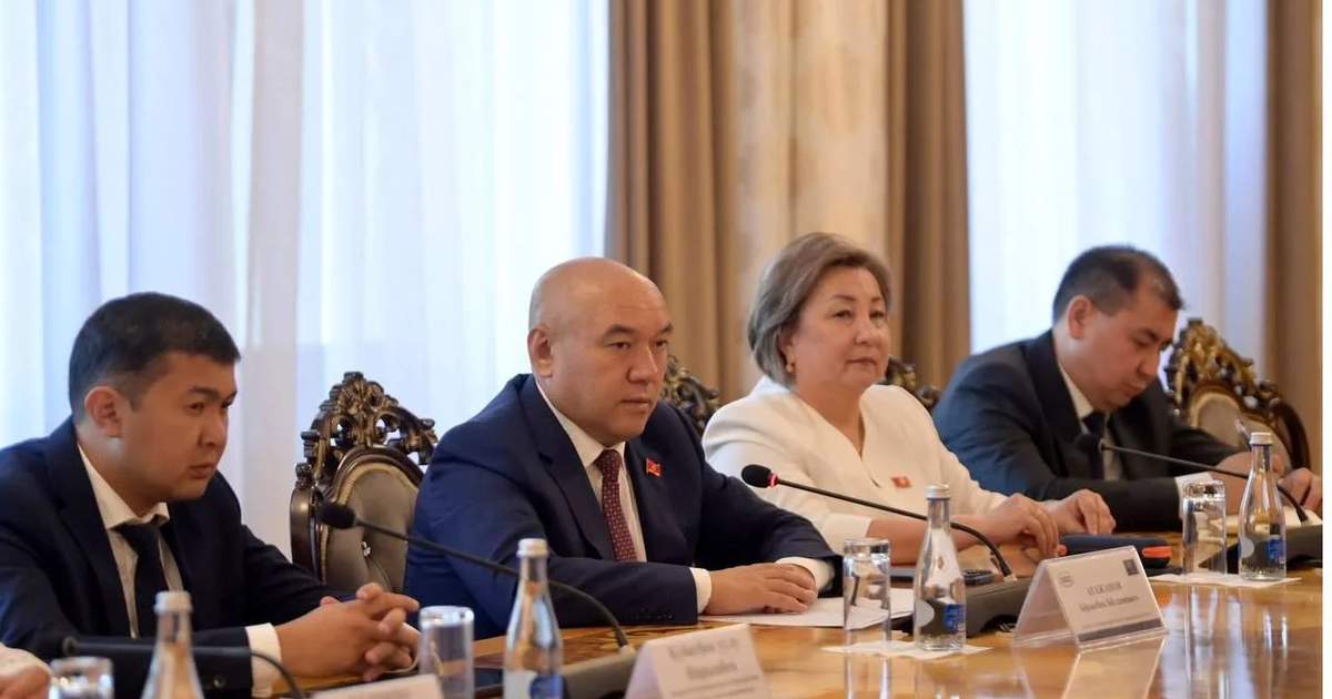 Kırgızistan ve Çin eğitim alanında iş birliğini genişletiyor